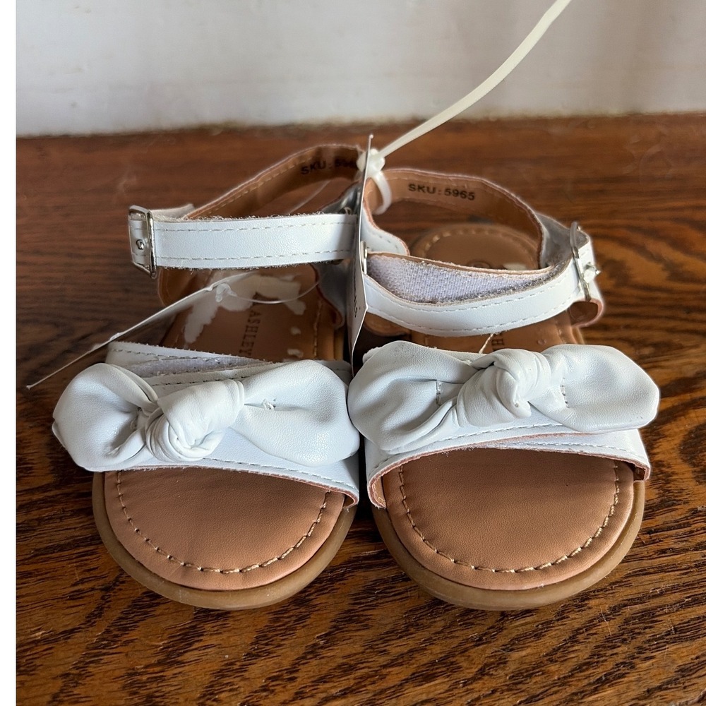 Laura Ashley Girls Toddler White Bow Sandals Size Adjustable Strap NWT